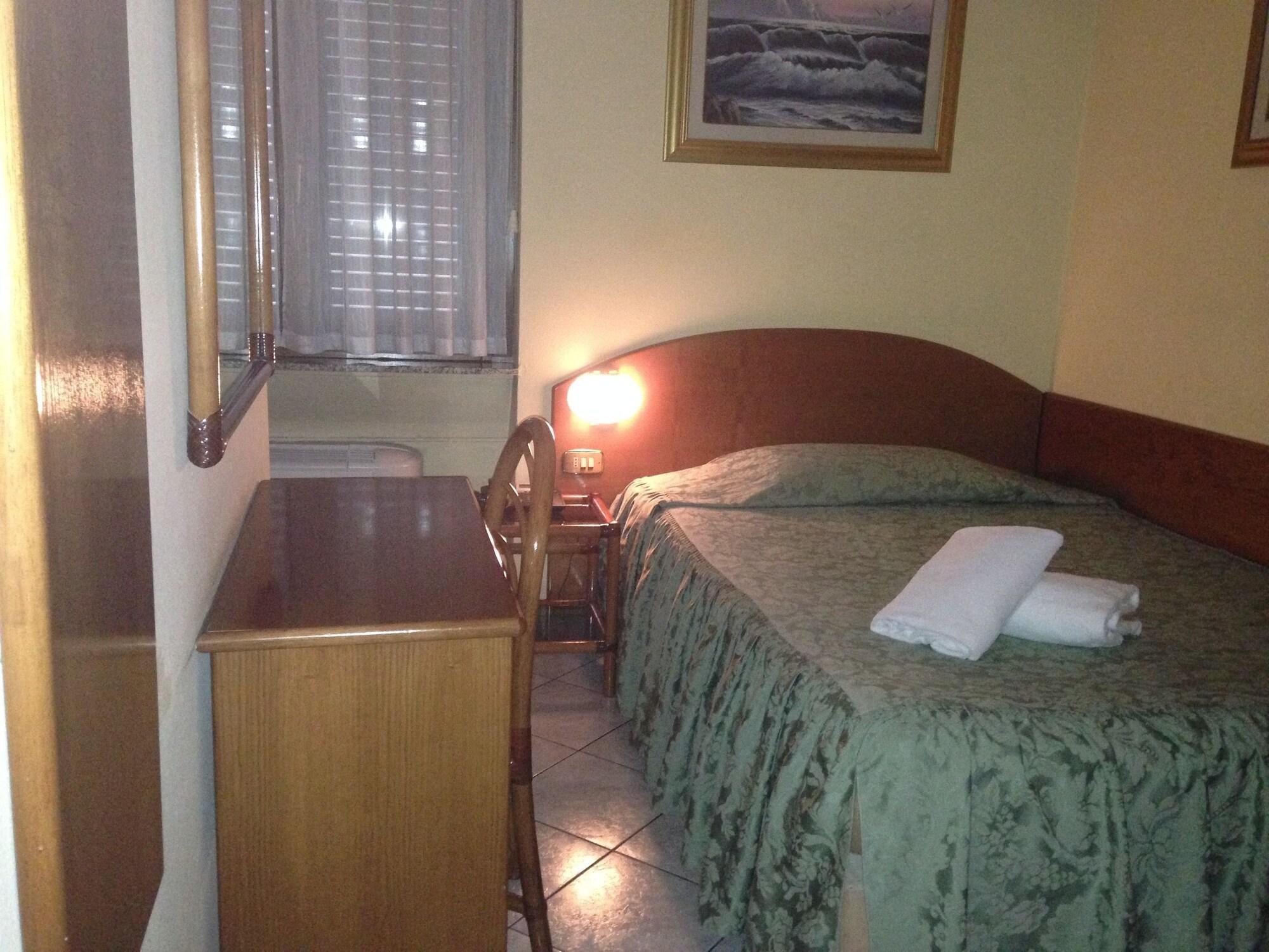 Hotel La Caravella Μιλάνο Εξωτερικό φωτογραφία
