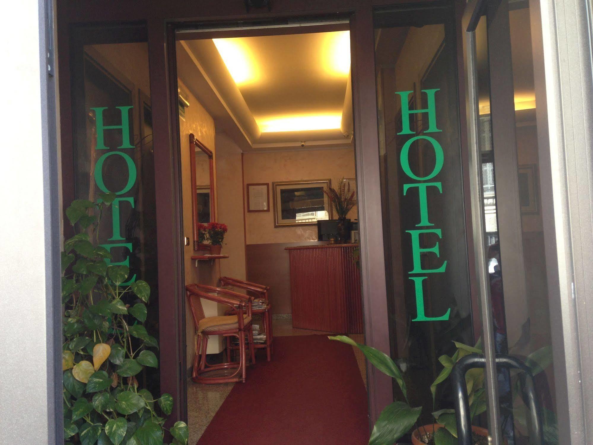 Hotel La Caravella Μιλάνο Εξωτερικό φωτογραφία