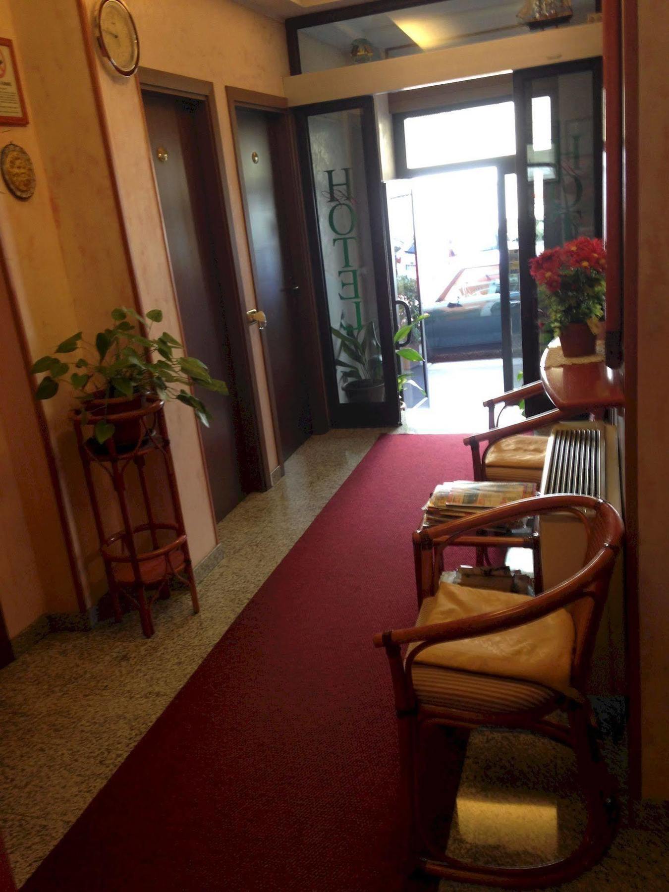 Hotel La Caravella Μιλάνο Εξωτερικό φωτογραφία