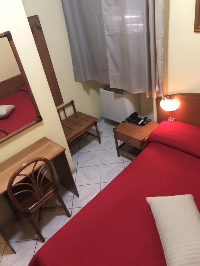 Hotel La Caravella Μιλάνο Εξωτερικό φωτογραφία